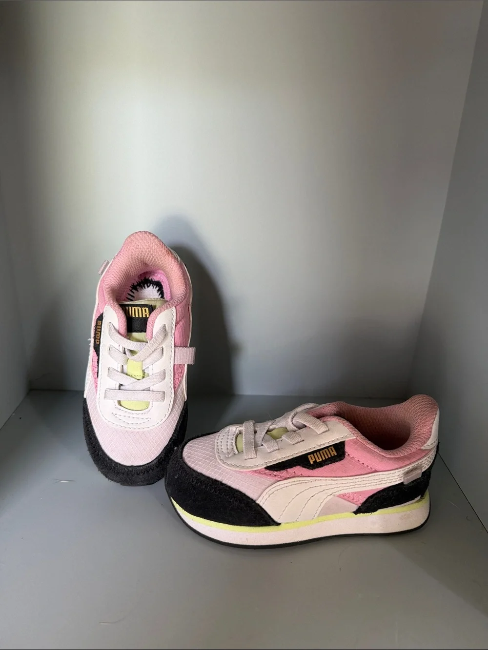 Puma Kids Pink, Black & White Low-Top Sneakers